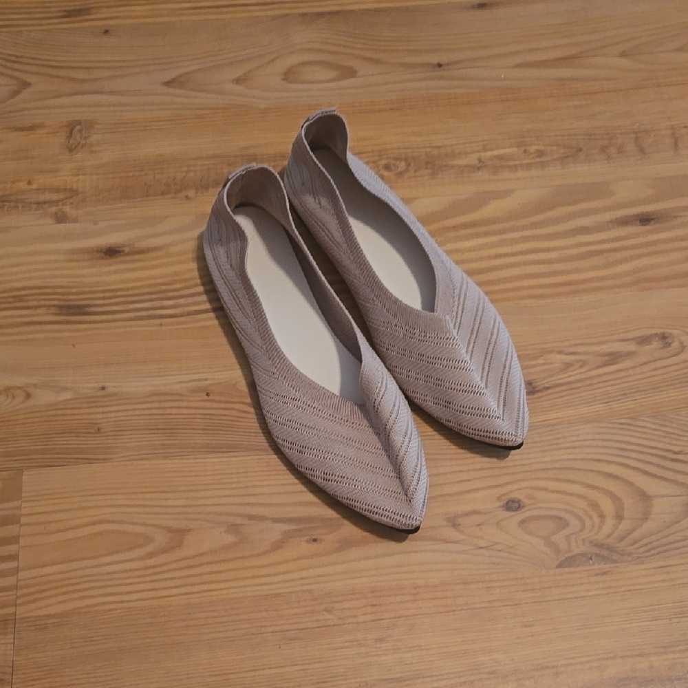 Women's Beige Flats